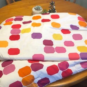 Pink/white Reversible twin comforter
